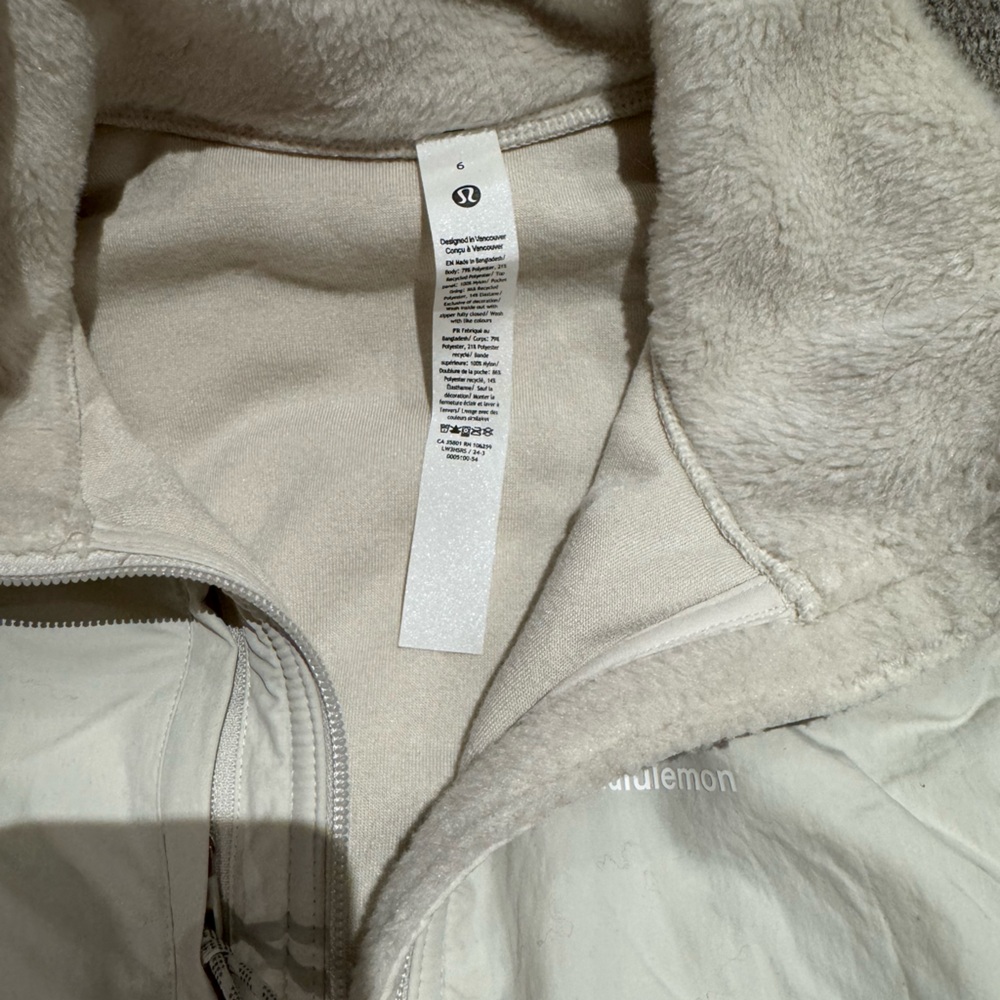 lululemon athletica Cream Vest - Picture 4 of 8